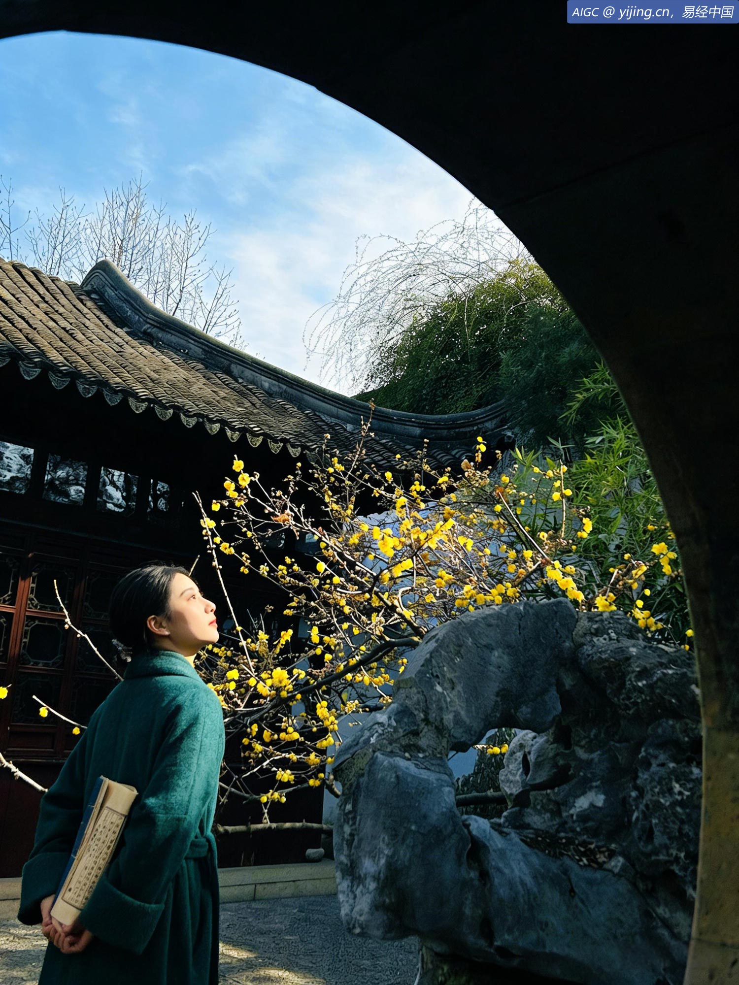 苏州狮子林，一位道家姑娘正在研学《易经》