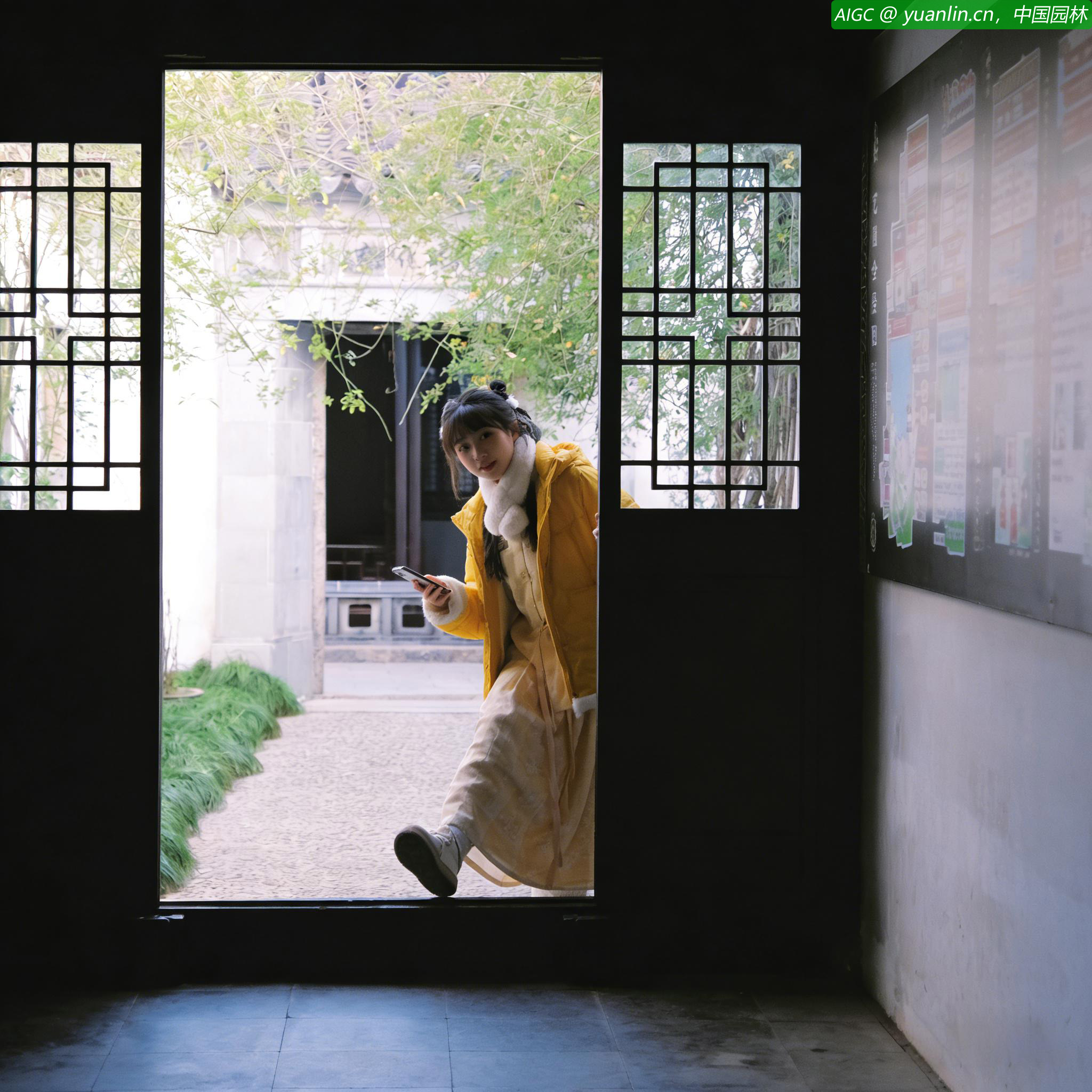 苏州拙政园，一个游客误闯入游客管理中心办公区域